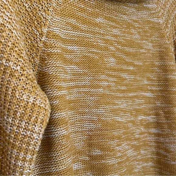 It’s Our Time Knit Oversized Turtleneck Sweater- Yellow/White Size L - Picture 4 of 6